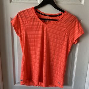 Reebok Women’s Athletic T Shirt Size Medium Short Sleeve V Neck Striped X-Dri